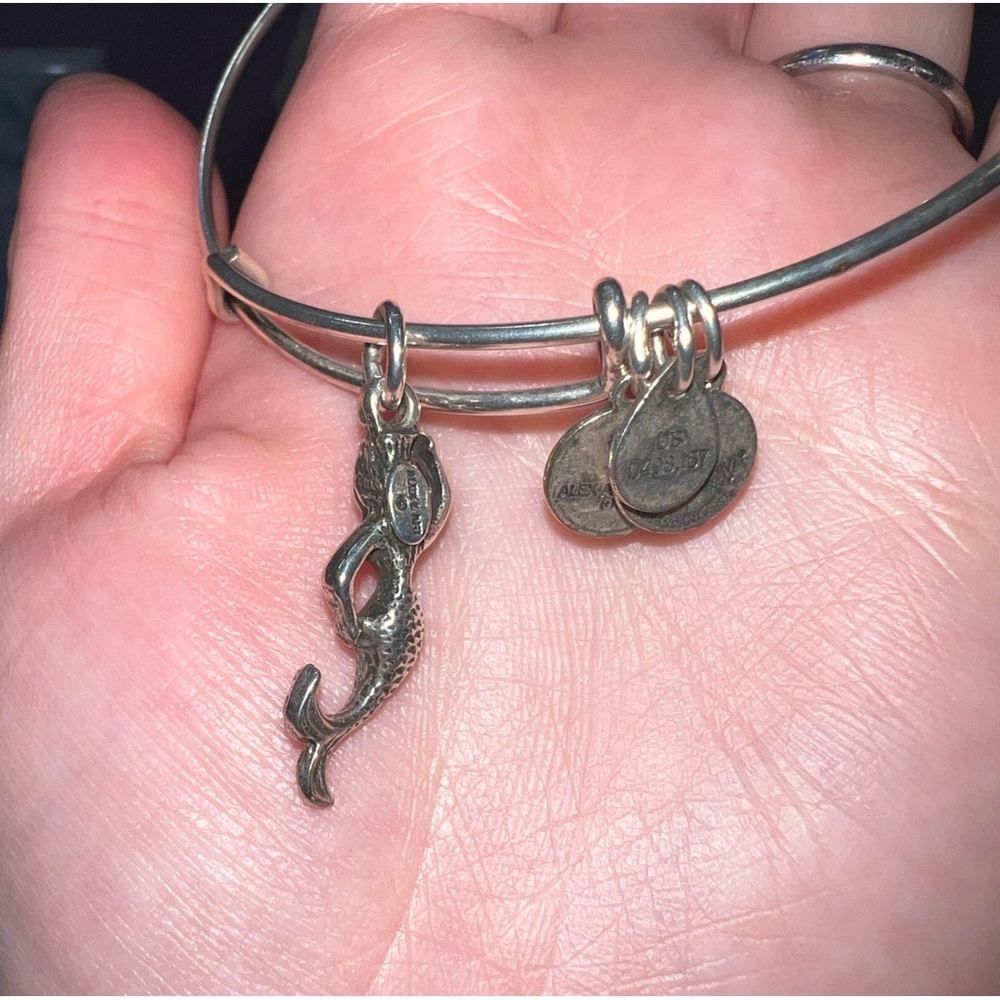 Mermaid Bracelet🧜🏼♀️🧜🏼♀️ - Picture 3 of 4